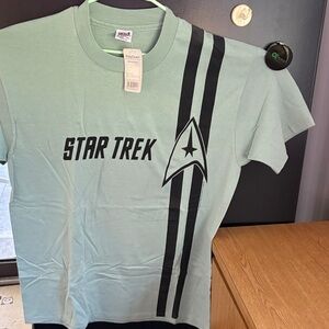 Anvil Star Trek Tee - Light green and Black XL never worn with tags